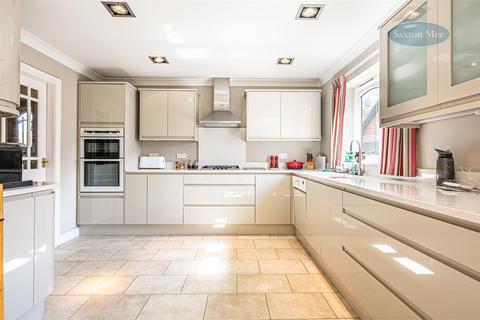 5 Vicarage Close, Grenoside, Sheffield, S35 8SH