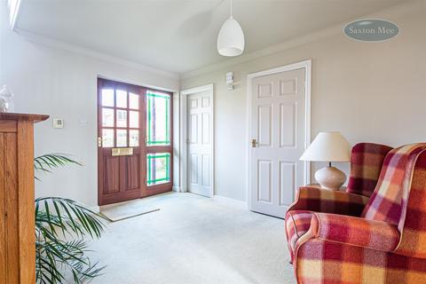 5 Vicarage Close, Grenoside, Sheffield, S35 8SH