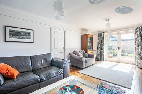 5 Vicarage Close, Grenoside, Sheffield, S35 8SH