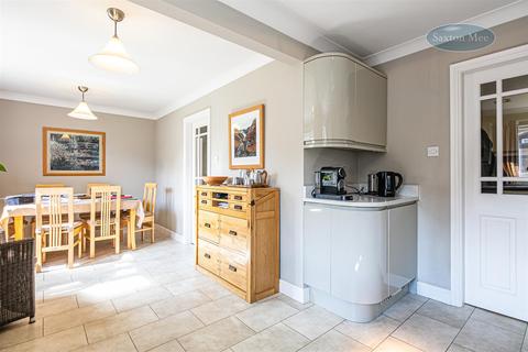 5 Vicarage Close, Grenoside, Sheffield, S35 8SH