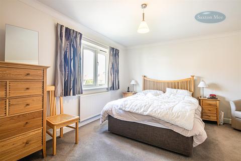 5 Vicarage Close, Grenoside, Sheffield, S35 8SH
