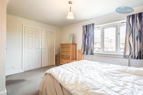5 Vicarage Close, Grenoside, Sheffield, S35 8SH