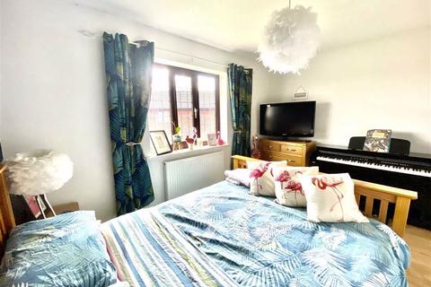 33 Arnold Road, Stoke Golding, Nuneaton, CV13 6JG