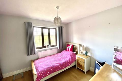 33 Arnold Road, Stoke Golding, Nuneaton, CV13 6JG