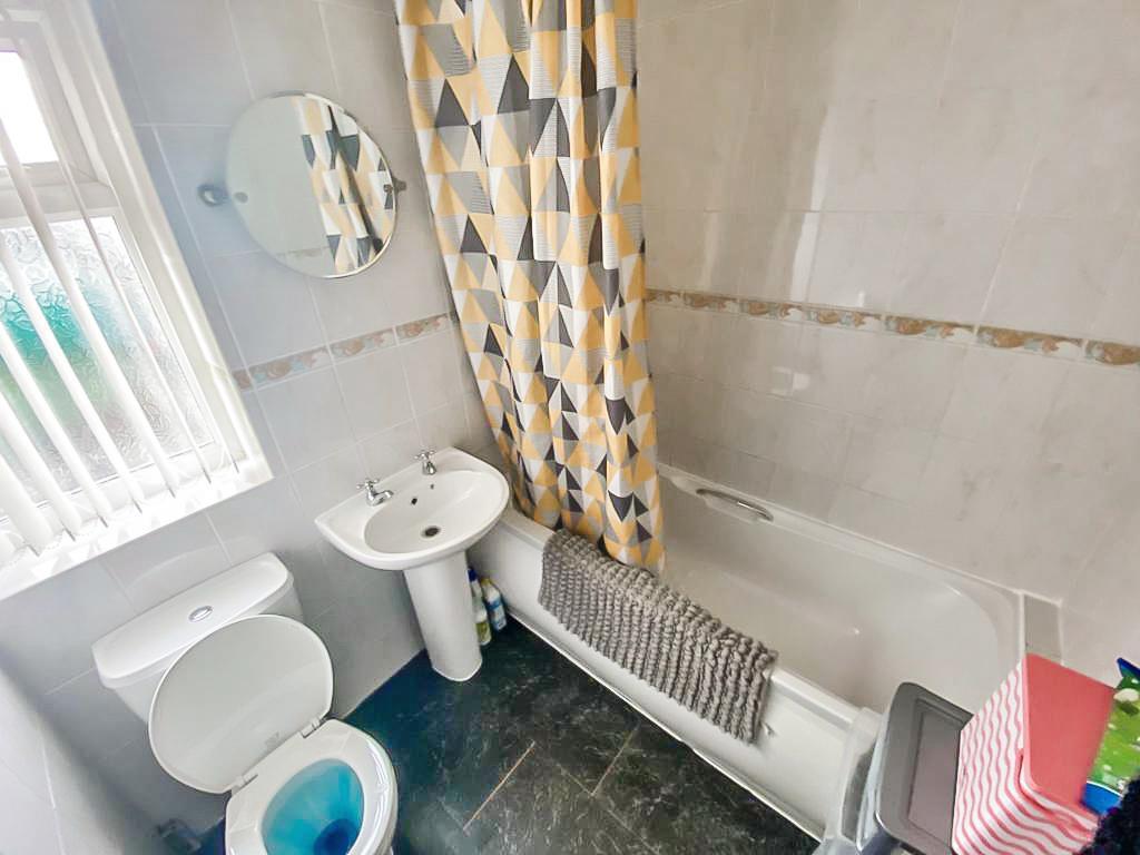 Bathroom.JPG