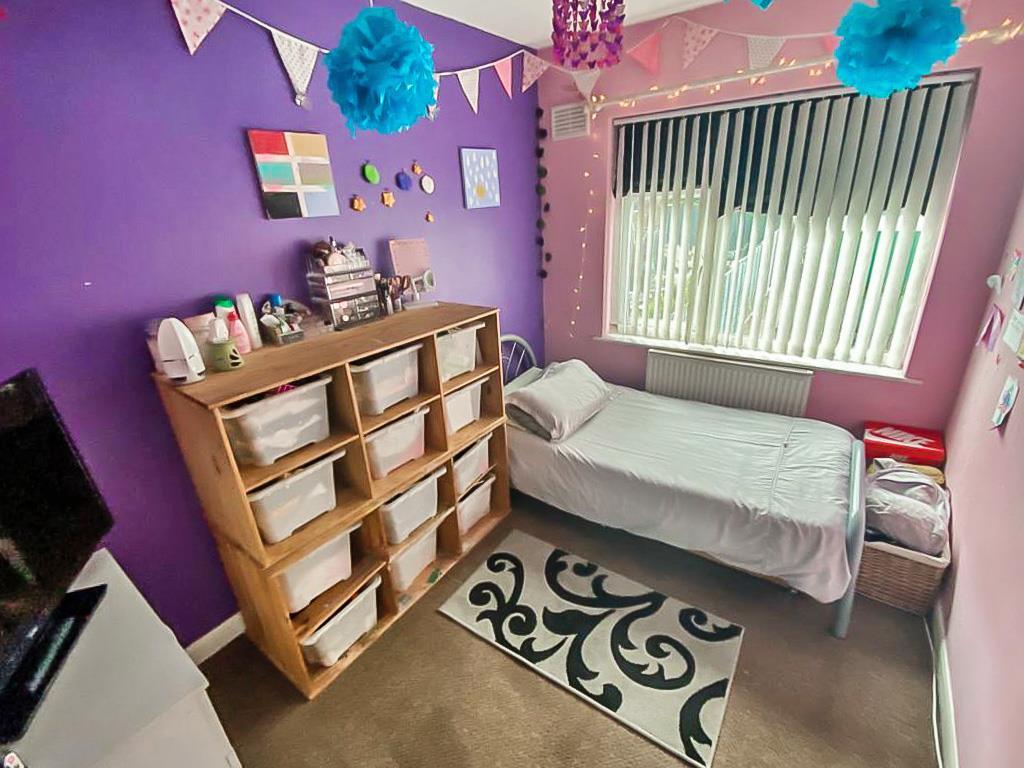 Bedroom 2.JPG