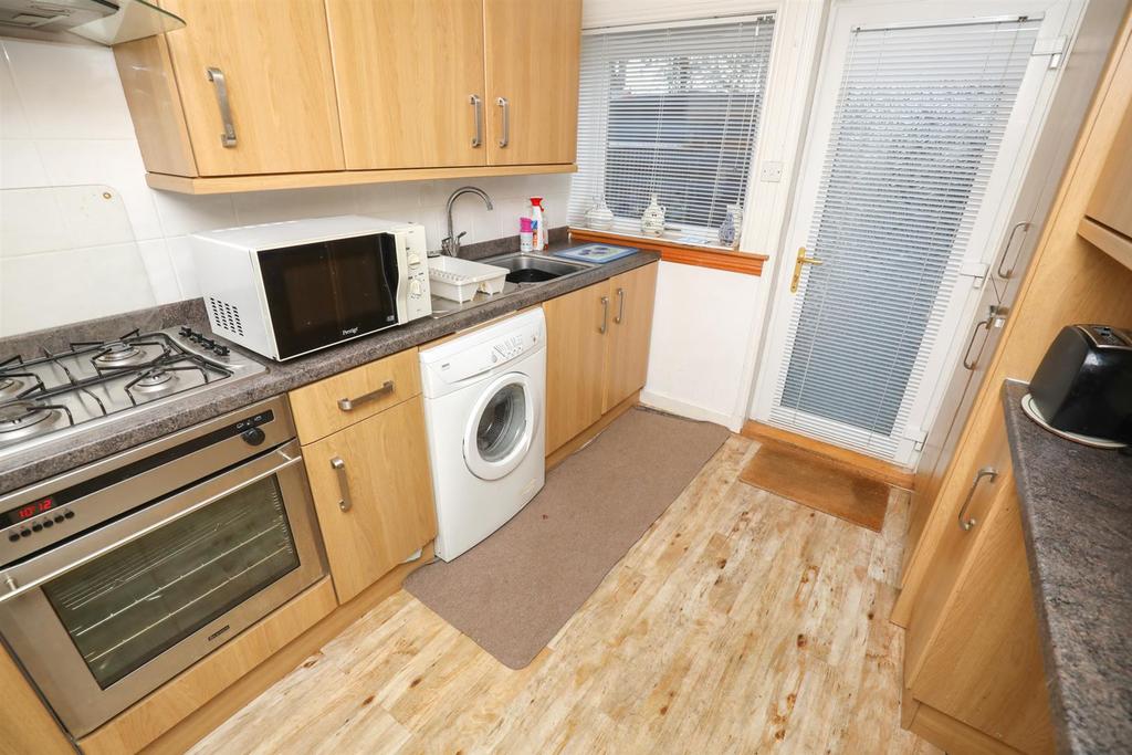 Balbirnie Avenue, Markinch, Glenrothes 2 bed terraced house £94,995