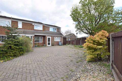 67 Baneberry Road, Gloucester, GL4 6YR