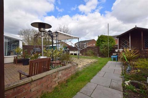 67 Baneberry Road, Gloucester, GL4 6YR