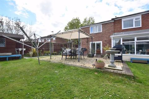 67 Baneberry Road, Gloucester, GL4 6YR