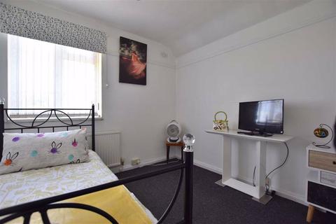 22 Balfour Road, Gloucester, GL1 5QJ