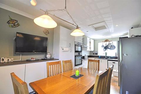40 Deer Avenue, Worcester, WR5 3TS