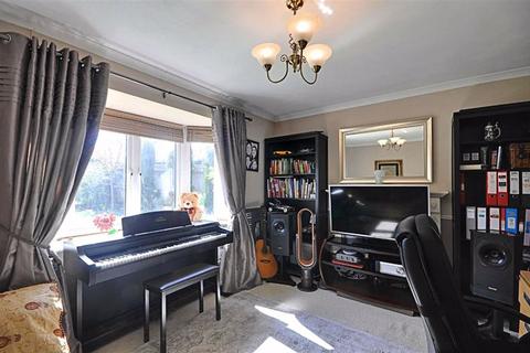 40 Deer Avenue, Worcester, WR5 3TS