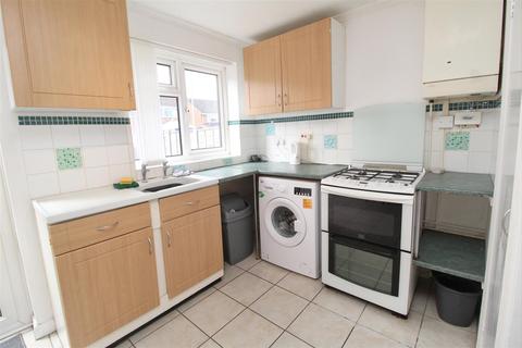 10 Harkness Close, Bletchley, Milton Keynes, MK2 3NB