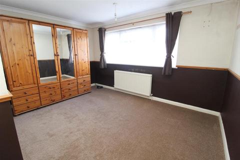10 Harkness Close, Bletchley, Milton Keynes, MK2 3NB
