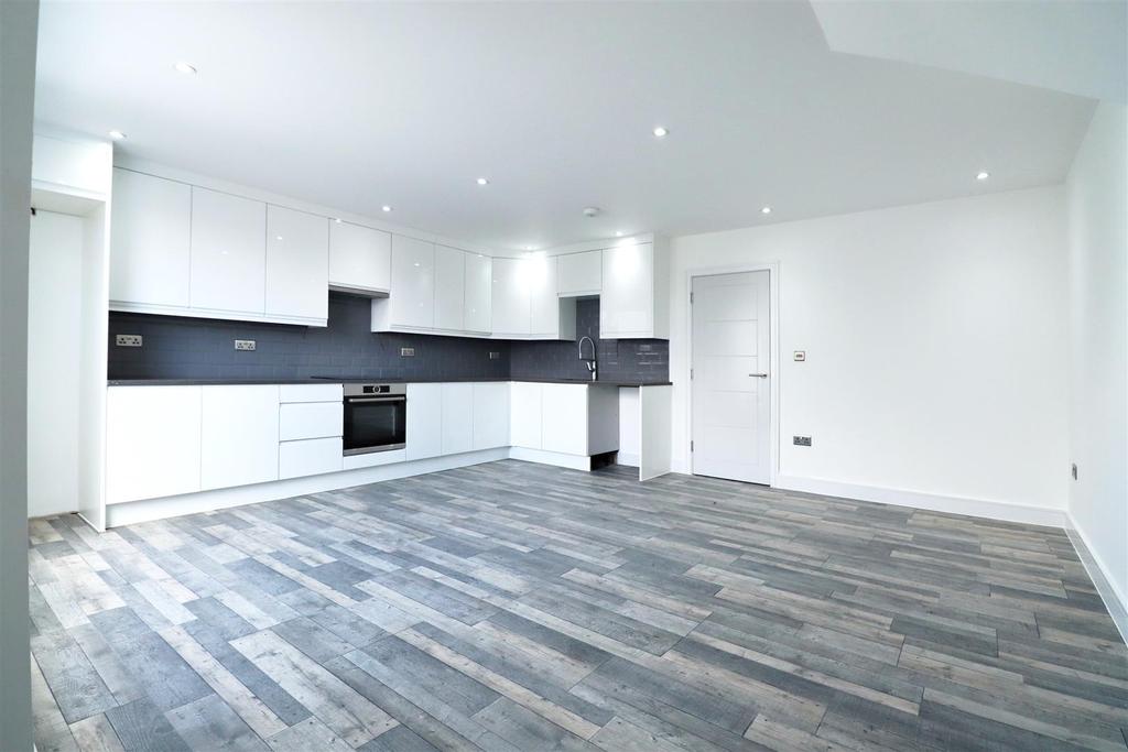 Broomfield Road, Bexleyheath 2 bed property £1,450 pcm (£335 pw)
