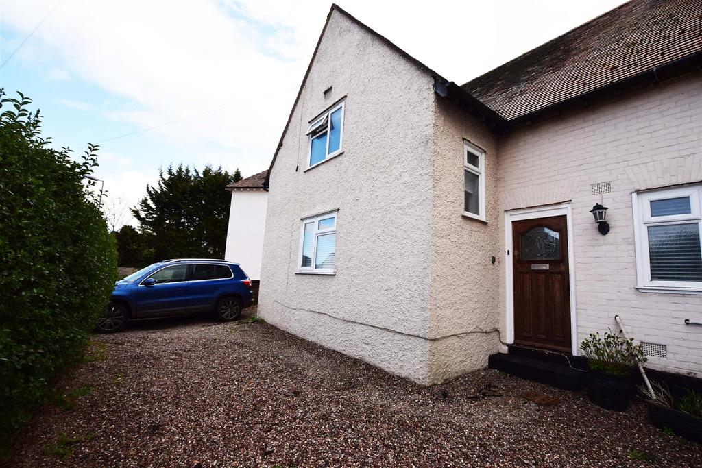 Sturdee Avenue, Gillingham 3 bed semidetached house £275,000