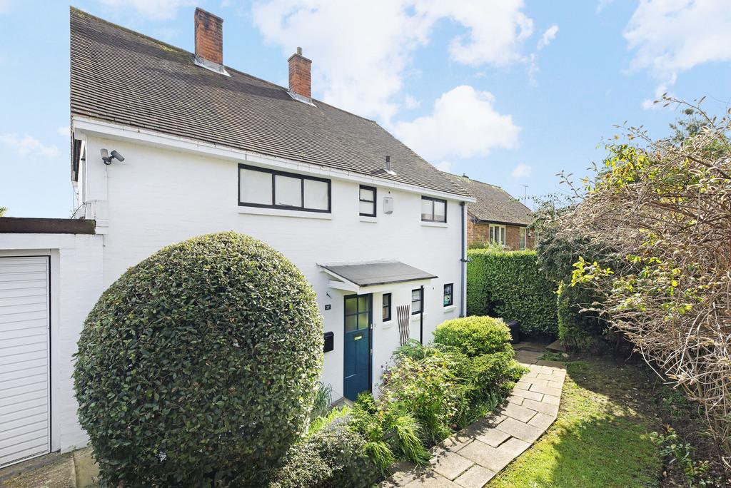 Cottenham Park Road, SW20 3 bed house £3,000 pcm (£692 pw)