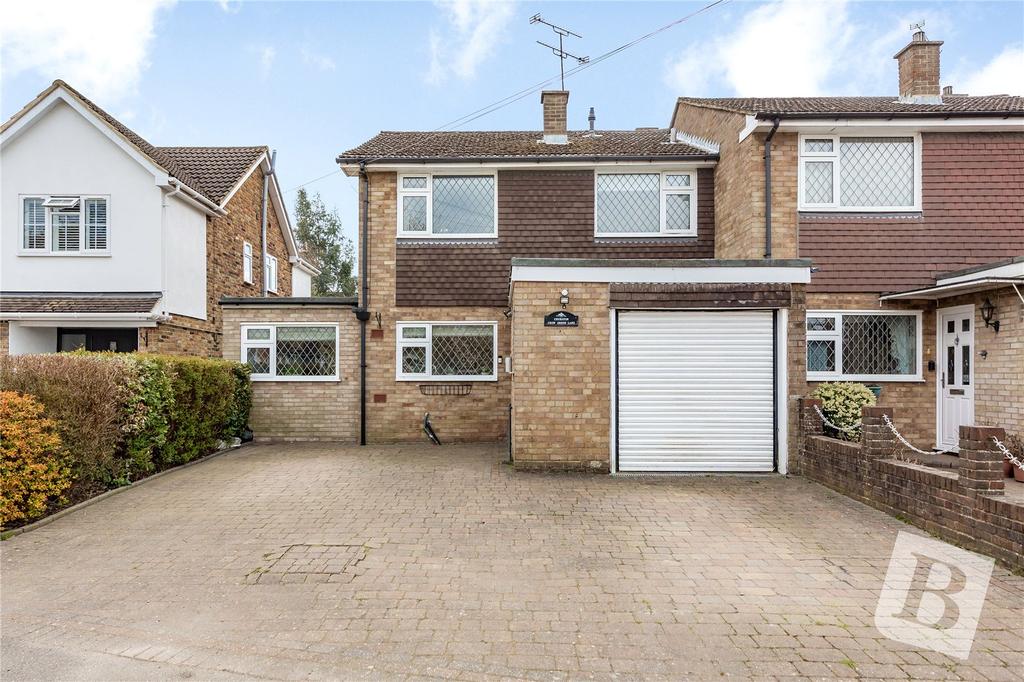 Crow Green Lane, Pilgrims Hatch, Brentwood, CM15 3 bed house £525,000