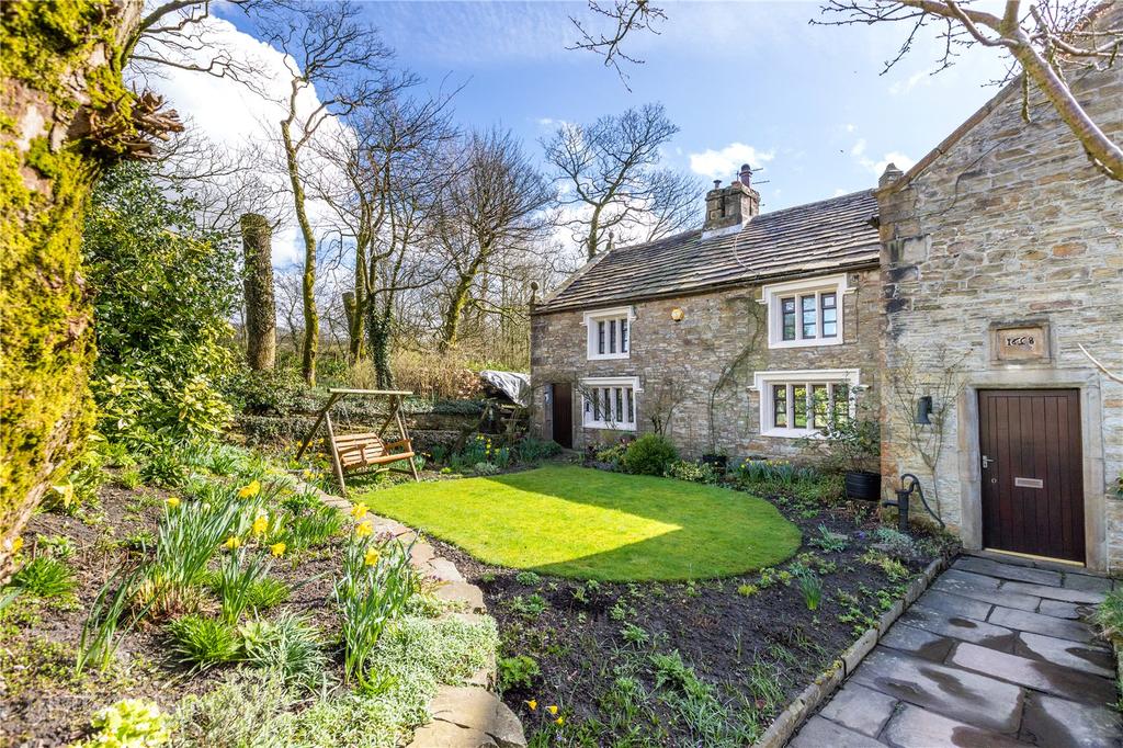 Sandy Lane, Accrington, BB5 4 bed end of terrace house £350,000