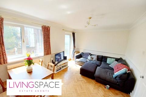 3 bedroom flat to rent, Highbury New Park, Highbury