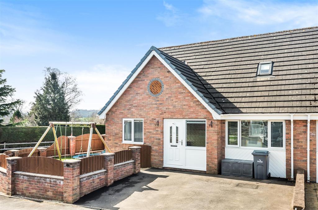 Guidfa Meadows, Crossgates... 4 bed semidetached house £260,000