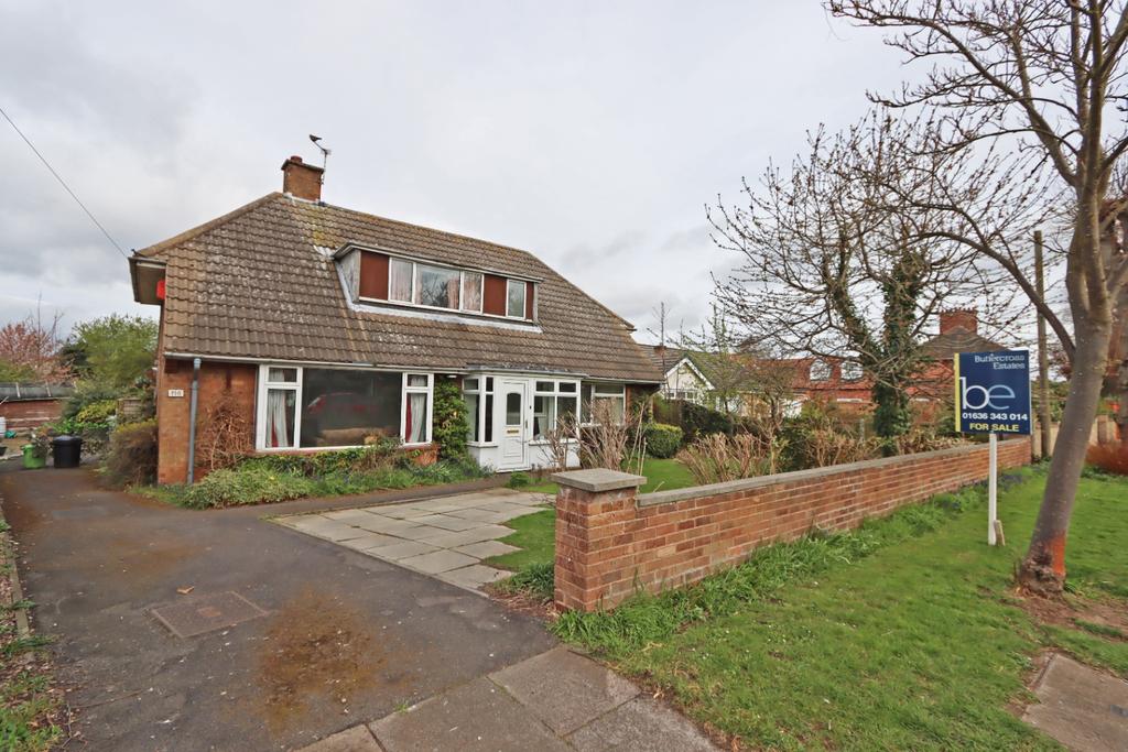 Hawton Road, Newark 3 bed detached house for sale £270,000