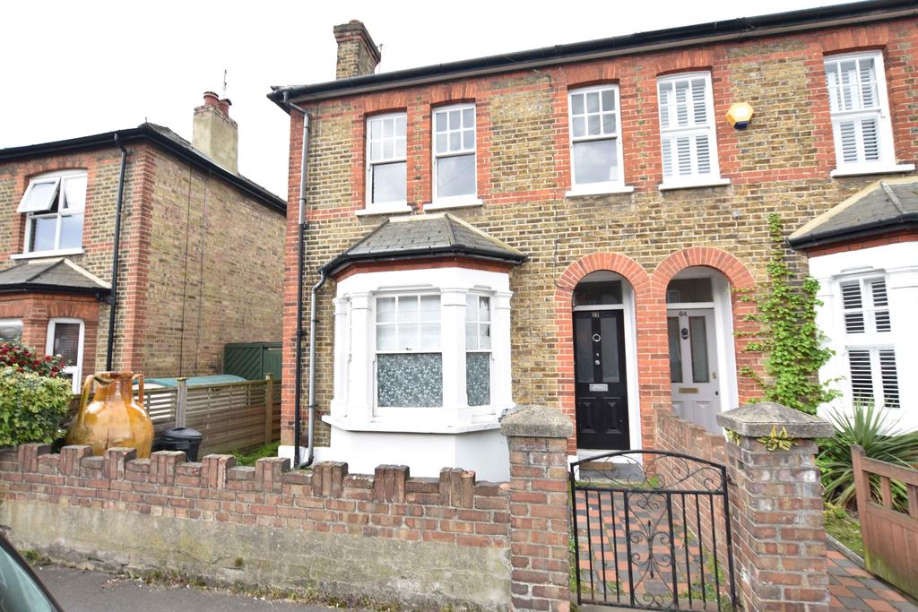 Queens Road, Feltham, Middlesex, TW13 3 bed semidetached house for