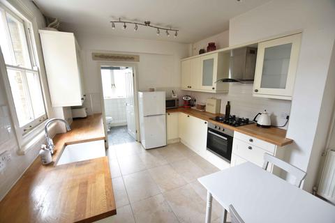 66 Queens Road, Feltham, TW13 5AR