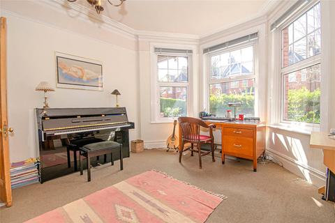 48 Windermere Road, London, N10 2RG