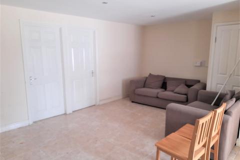 2 bedroom flat to rent, Annexe,  Hounslow, TW5