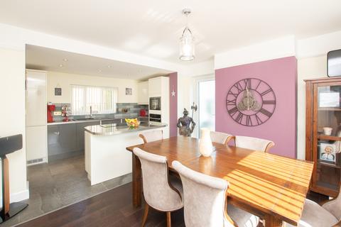 Helen Cottage Reach Road, St Margarets At Cliffe, Dover, CT15 6AP