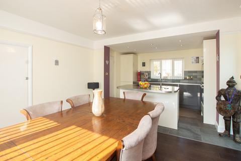 Helen Cottage Reach Road, St Margarets At Cliffe, Dover, CT15 6AP