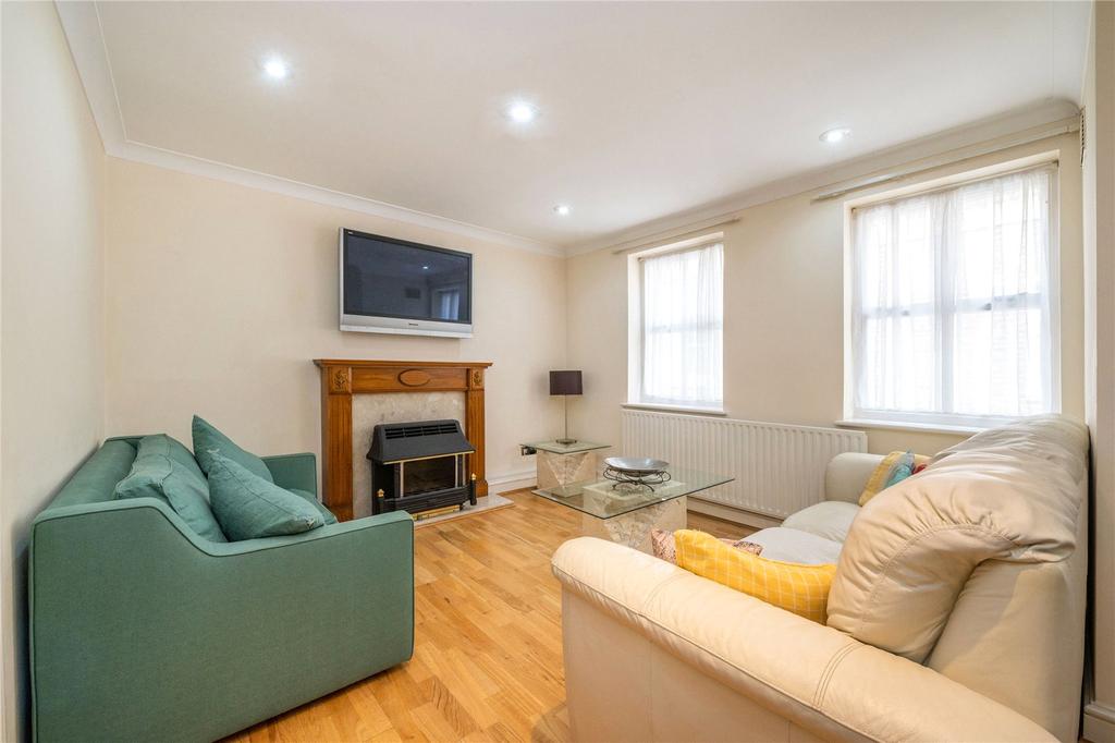 Rutland Mews, St Johns Wood, London 3 bed mews - £2,622 pcm (£605 pw)