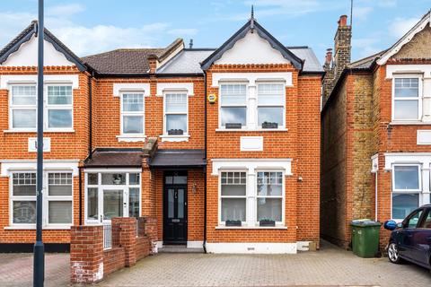 8 Bercta Road, London, SE9 3TZ