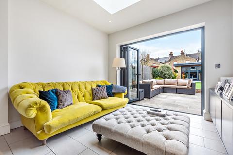 8 Bercta Road, London, SE9 3TZ