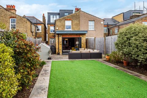 8 Bercta Road, London, SE9 3TZ