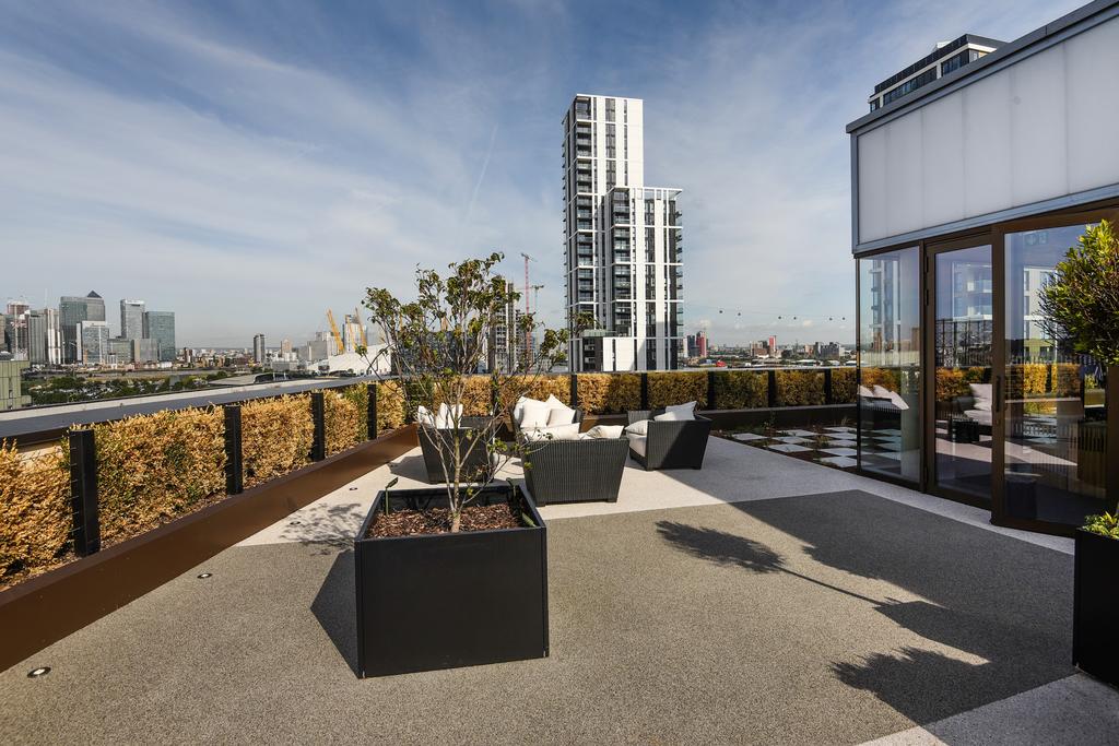 Roof Terrace 2.JPG