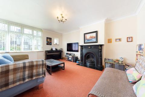 7 Farm Fields, South Croydon, CR2 0HQ