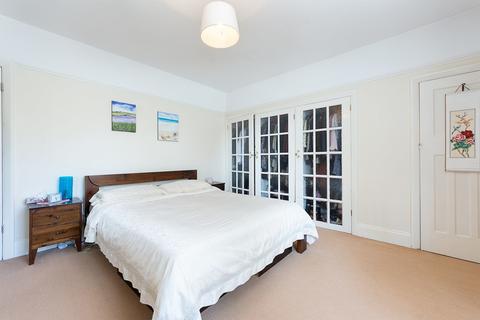 7 Farm Fields, South Croydon, CR2 0HQ