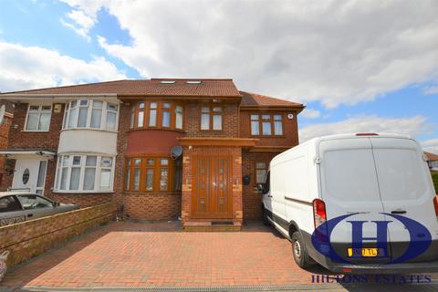 6 bedroom semi-detached house for sale, Carfax Road, Hayes