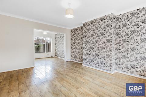 49 Farnes Drive, Romford, RM2 6NT