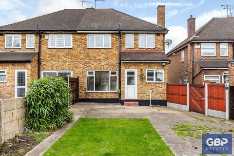 49 Farnes Drive, Romford, RM2 6NT