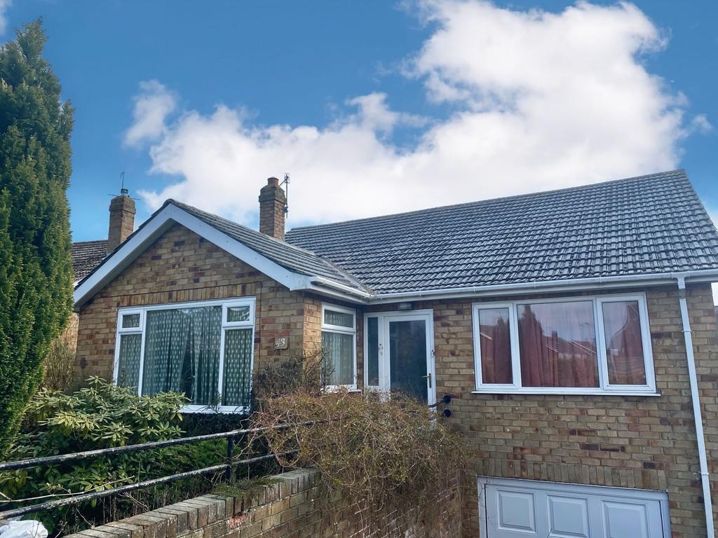 Southlands Grove, Scarborough 3 bed detached bungalow £230,000