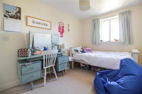 16 Moss Way, Cirencester, GL7 1RS