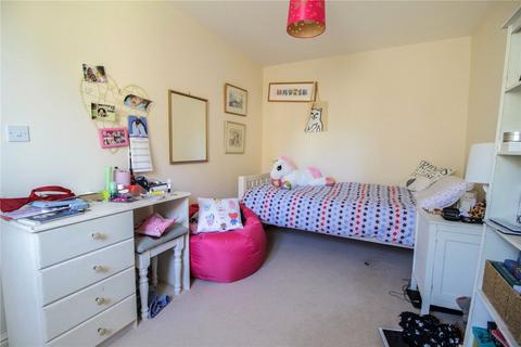 16 Moss Way, Cirencester, GL7 1RS