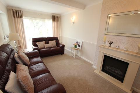 22 Blenheim Gardens, Aveley, South Ockendon, RM15 4EB