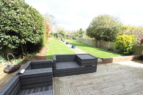 22 Blenheim Gardens, Aveley, South Ockendon, RM15 4EB