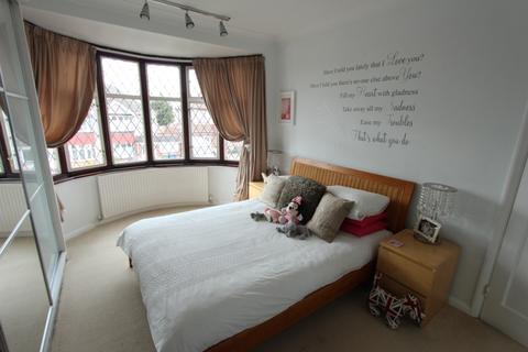 22 Blenheim Gardens, Aveley, South Ockendon, RM15 4EB