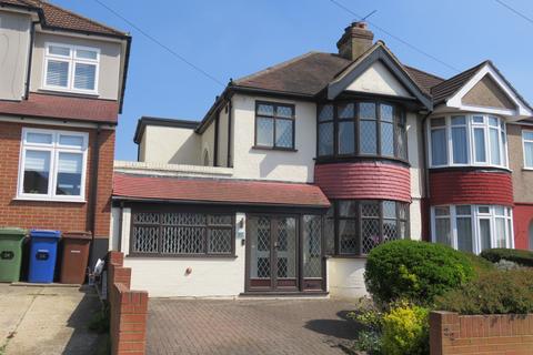 22 Blenheim Gardens, Aveley, South Ockendon, RM15 4EB